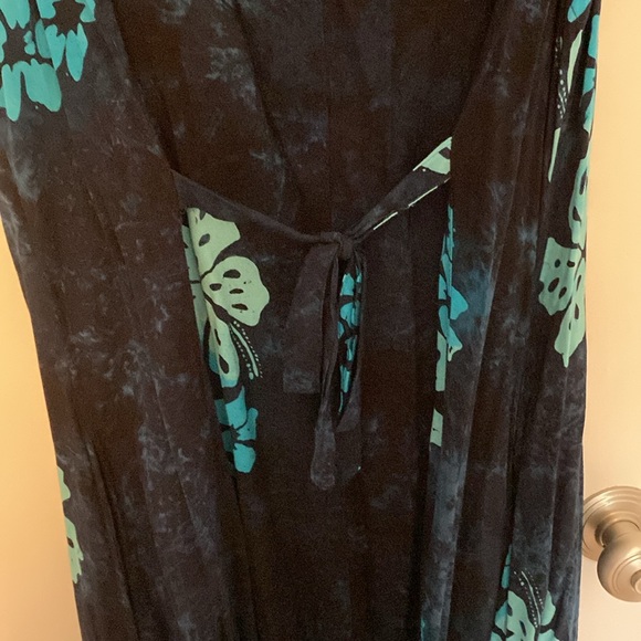 Hawaiian sundress - Picture 2 of 4